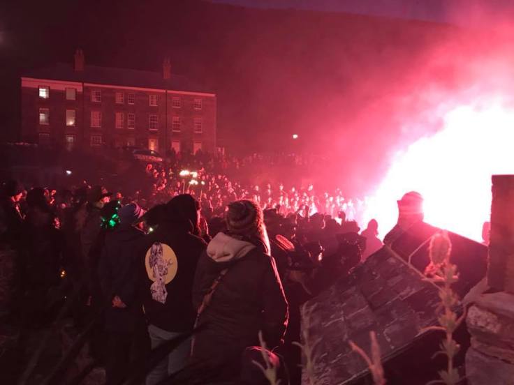 Crowds watching Mr Fox - Photo credit: Claire Rooks